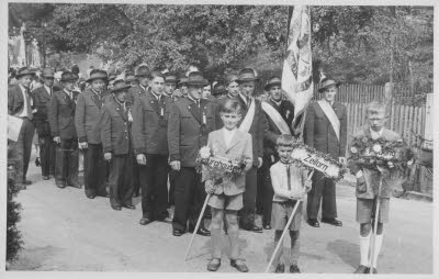 1954