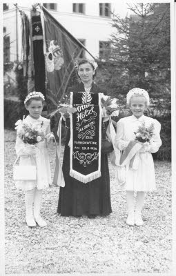 1954